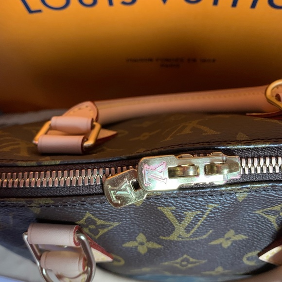 Authentic Louis Vuitton Alma PM - Picture 11 of 13